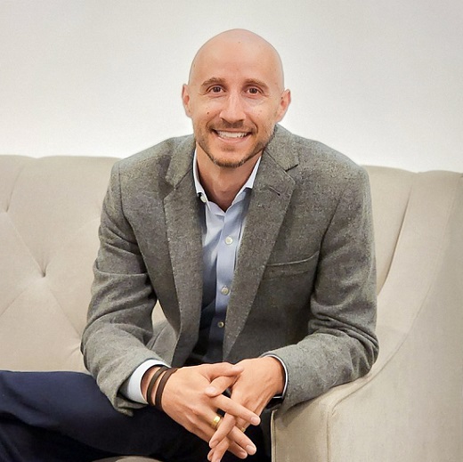 Evan Caulley is a couples counselor and sex therapist practicing in Bellevue Washington